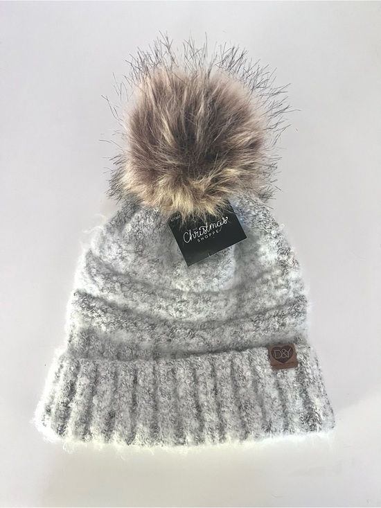D&Y Accessories - D&Y Light Gray Knit Beanie with Faux Fur Pom
